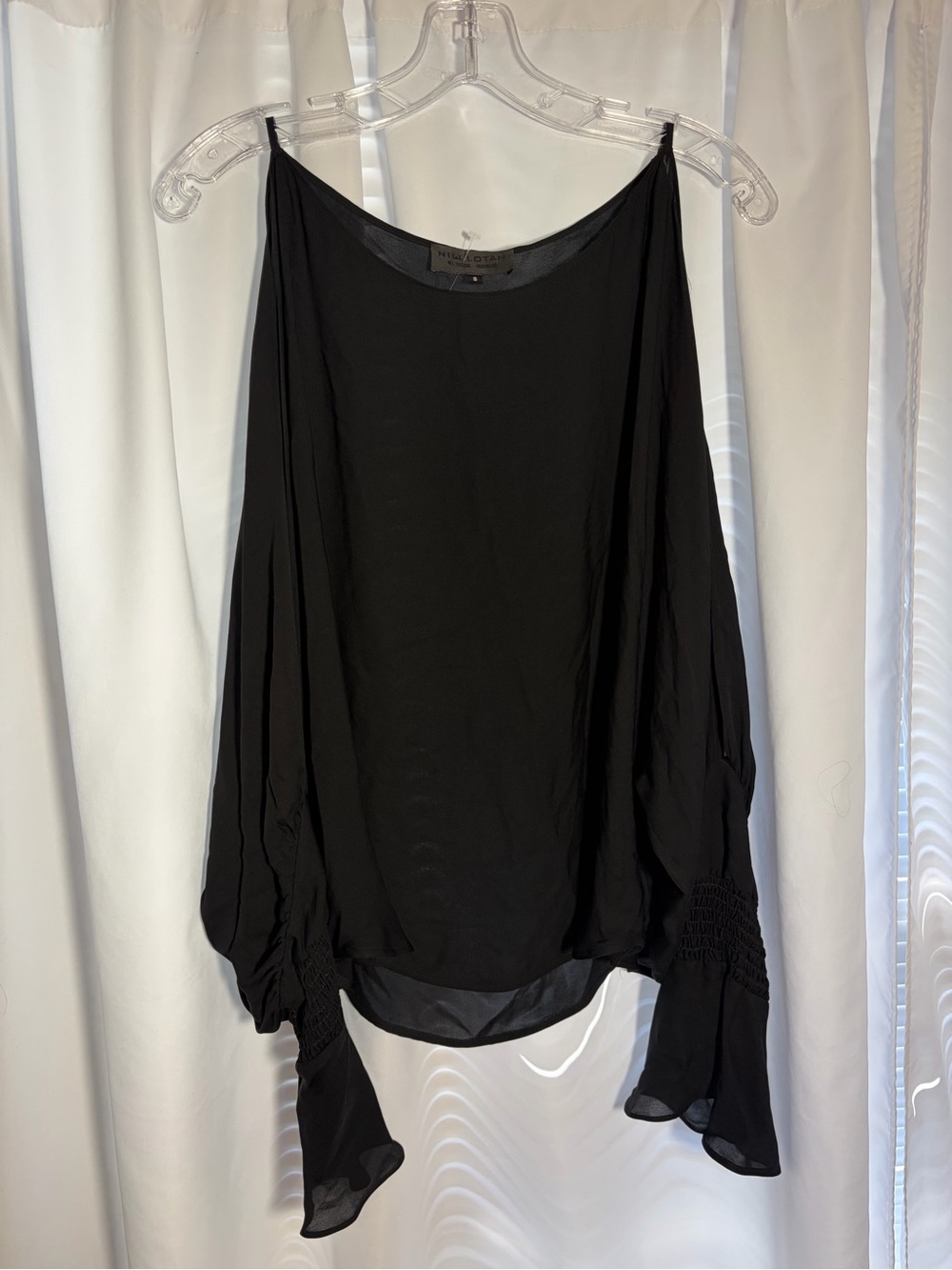 NILI LOTAN Black Silk Long Open Sleeve Blouse size Small